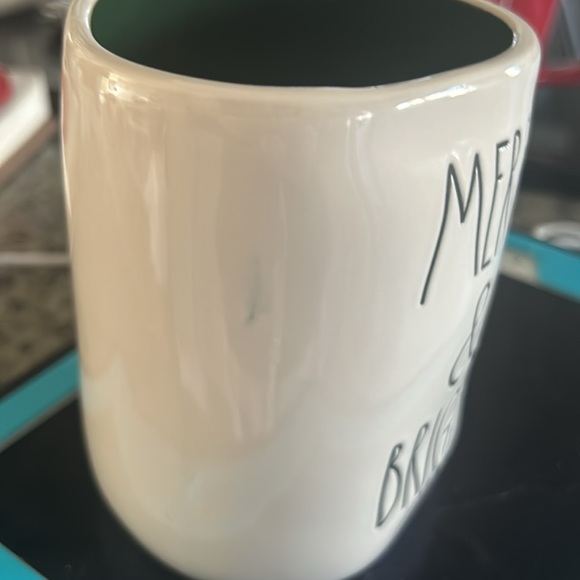 Rae Dunn “MERRY & BRIGHT” Holiday Mug Green & White 🔔🎅🏼 - Picture 5 of 5